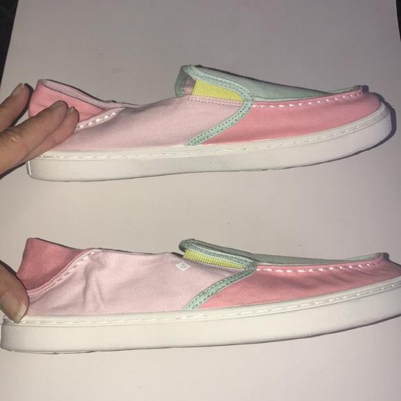 Women’s/Girl’s Pastel Canvas Sperry Slip-ons - Picture 4 of 9